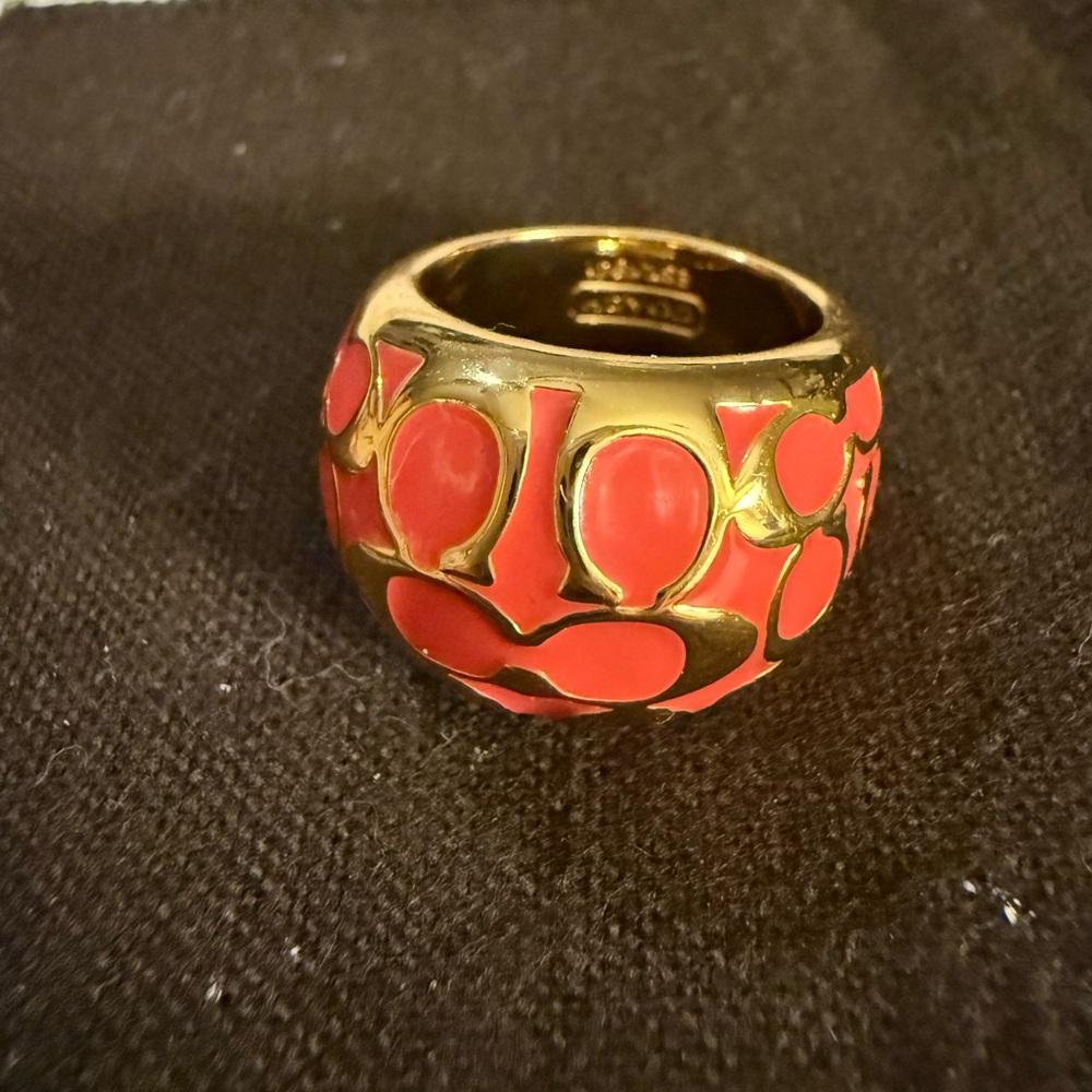 Set of 4 Vintage Coach Rings Sz 6.5 - 7.5. Gold & Silver Tone & Extra Hangtag - Picture 2 of 14